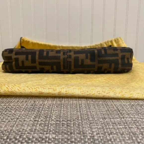 Authentic Fendi Zucca FF Baguette Shoulder Handbag Purse & Dust Bag Pre-owned - Picture 4 of 14